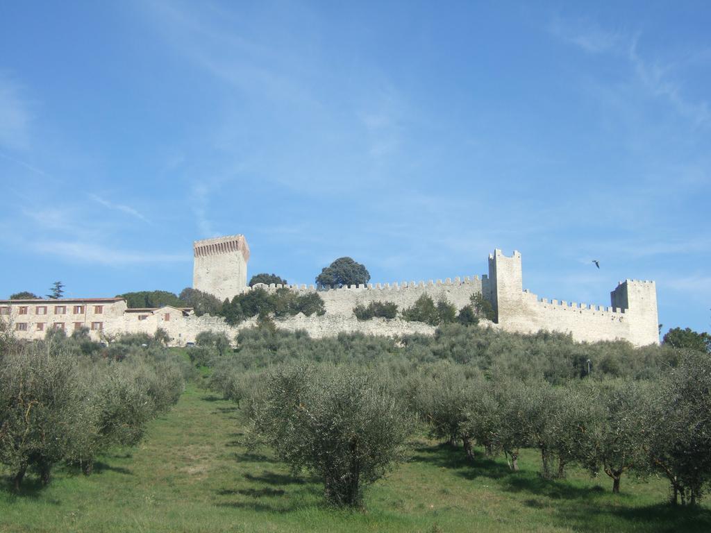 Hotel La Torre Castiglione del Lago Exteriör bild